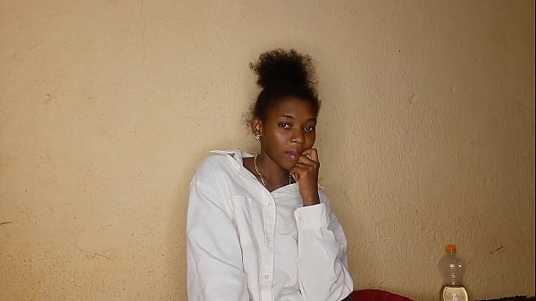 Teen girl masturbate her perfect pink pussy, she has round ass ,trying squirting wet pussy