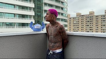 Novinha de 18 aninhos fazendo uma visita íntima por presidiário novinho tatuado